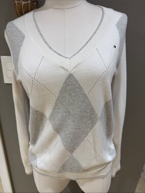 Tommy Hilfiger Ivory and Light Gray Argyle V-Neck Sweater